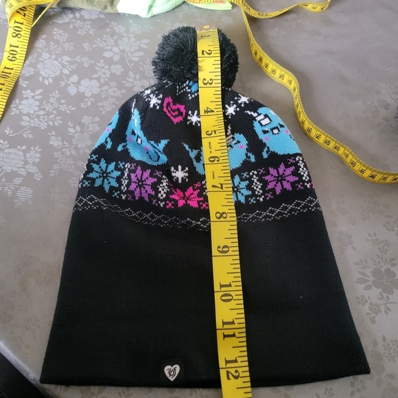 Loungefly Narwhal Fair Isle Pom Beanie Hat Black Winter Hat - Picture 4 of 7